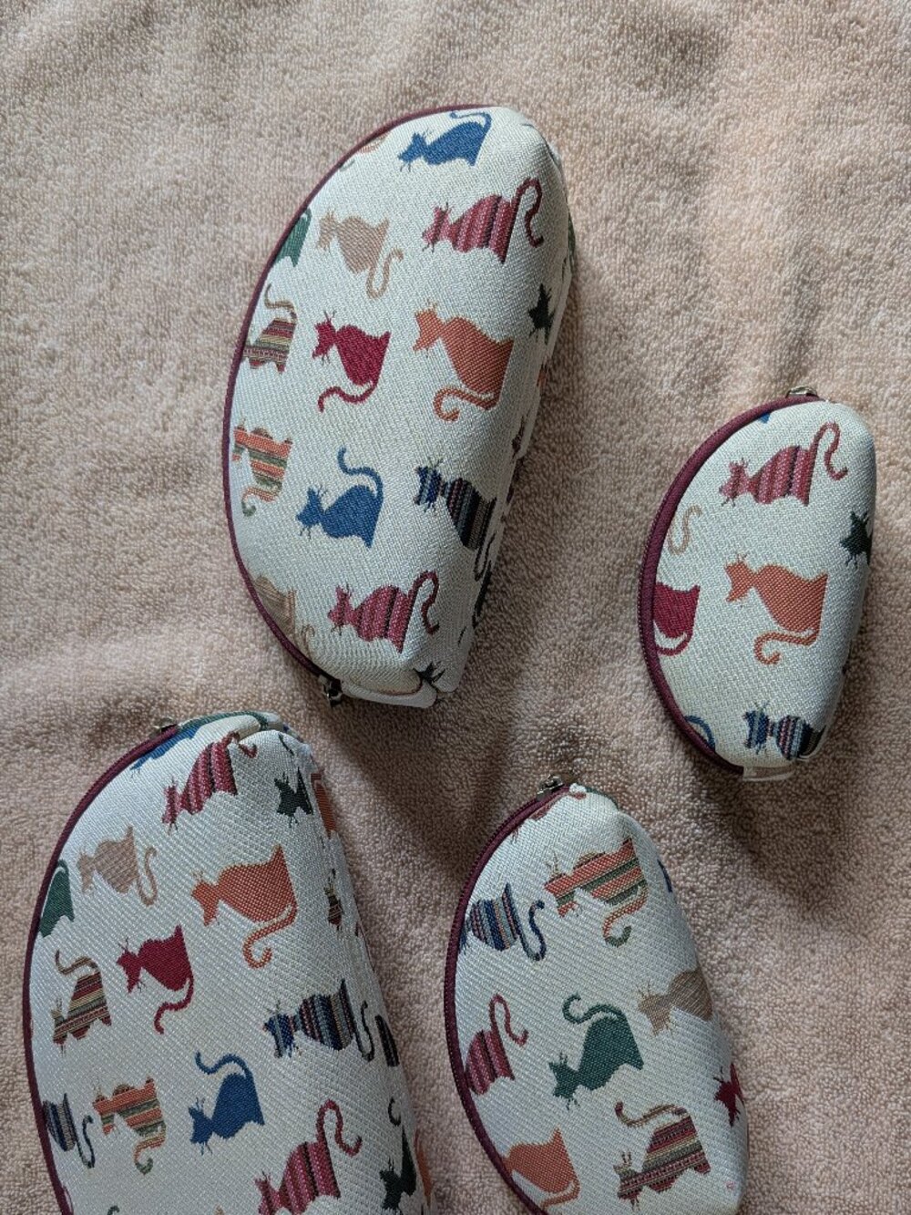 Set of 4 Tapestry Signare Cheeky Cat accessory / makeup bags